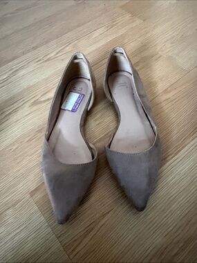 Women's Pointed Toe D'Orsay Flats in Taupe